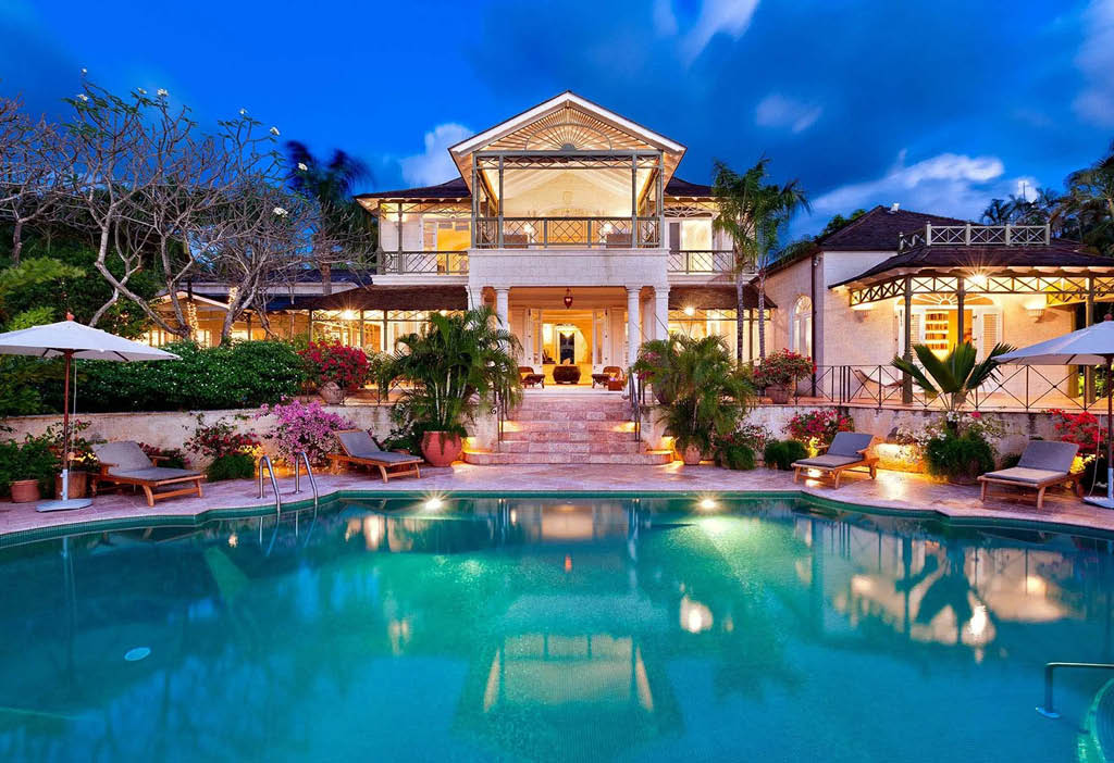 Purchasing a home in the cayman islands, Luxury home with big pool